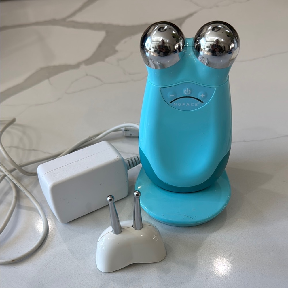 NuFace Trinity facial toning device with eye and lip attachment